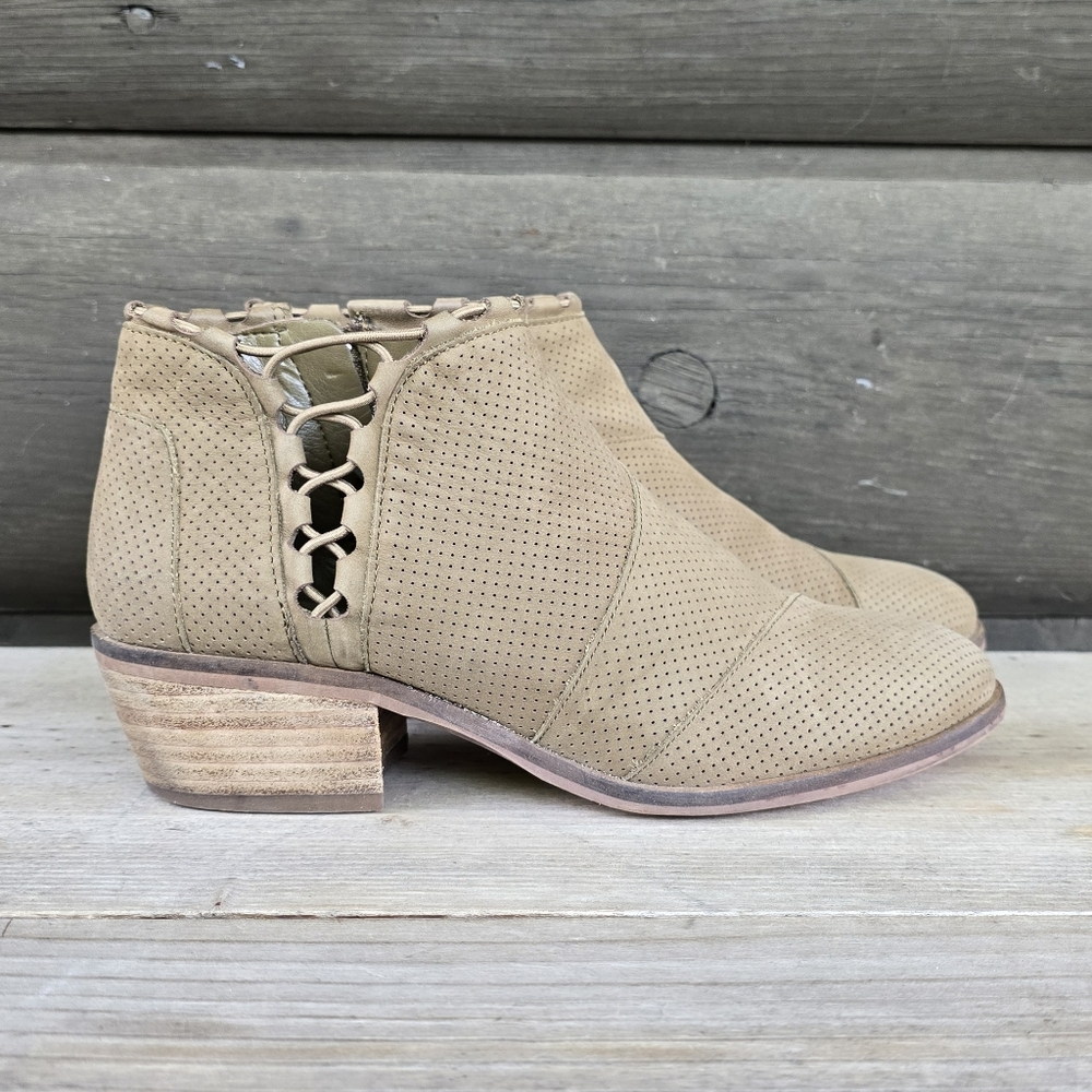 Vince Camuto Pandormia, Antique Green, Nubuck Leather, Comfort Bootie 6M